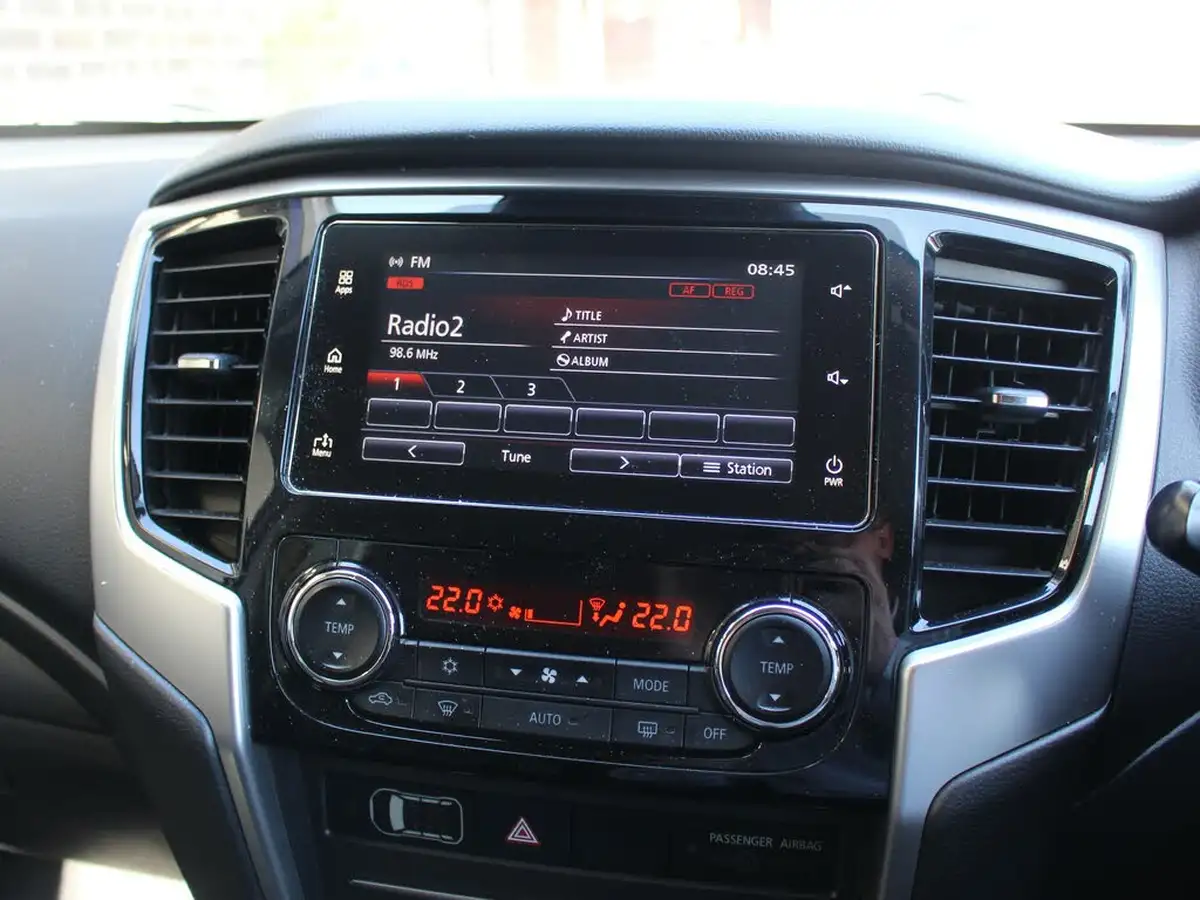 2021-mitsubishi-l200-22di-d-barbarian-big-35