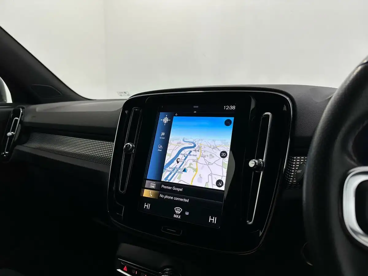 2021-volvo-xc40-15-t4-r-design-211bhp-big-19
