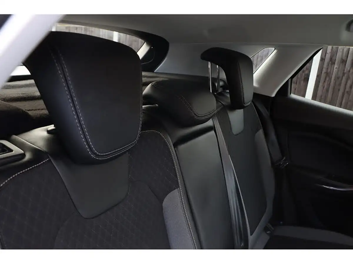 2020-vauxhall-grandland-x-12-sri-nav-auto-big-23