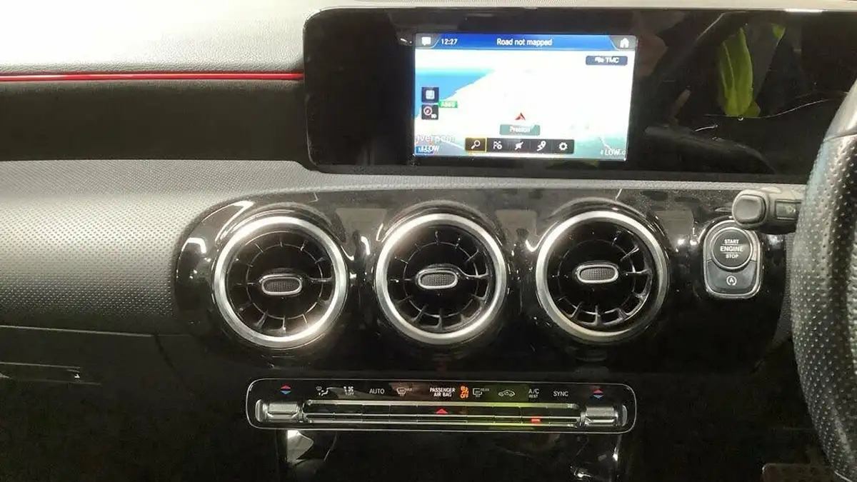 2019-mercedes-benz-a-class-20-a220-amg-line-ss-hatchback-5d-big-4