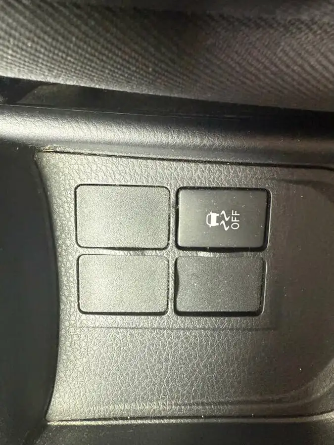 2018-toyota-yaris-10-vvt-i-active-71bhp-big-40