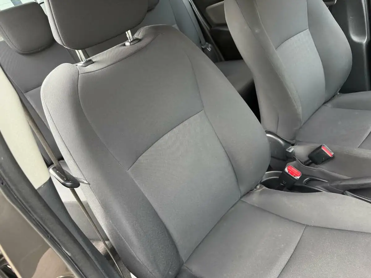 2018-toyota-yaris-10-vvt-i-active-71bhp-big-16