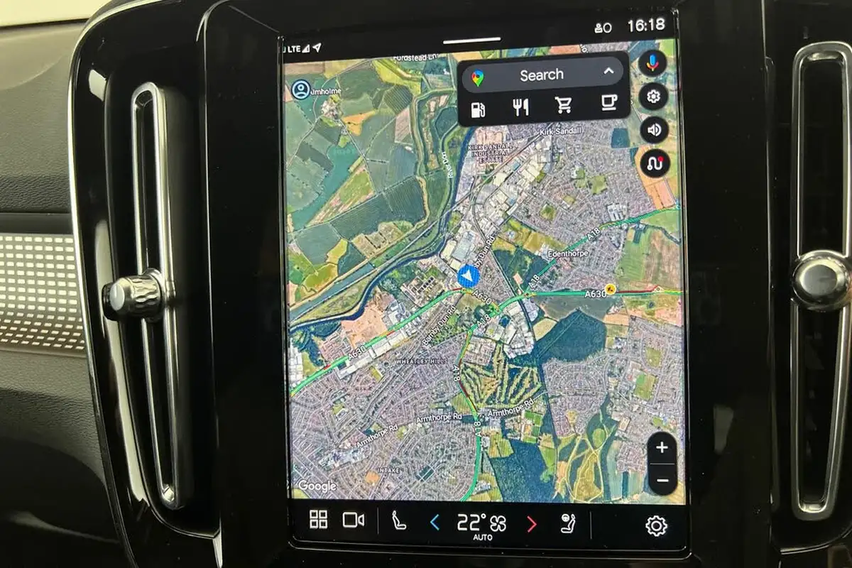 2024-volvo-xc40-20-b3-plus-big-14