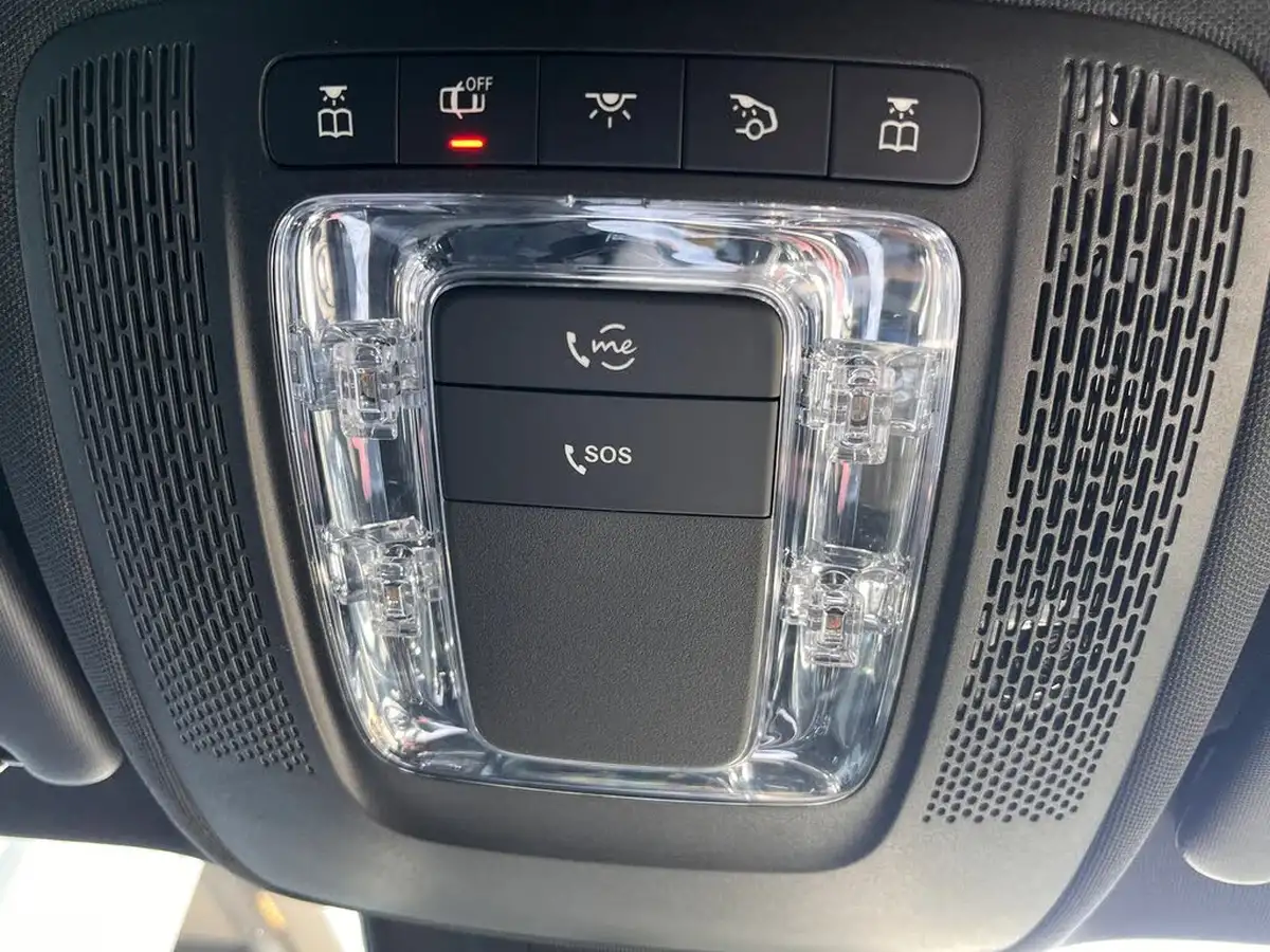 2021-mercedes-benz-gla-class-13-gla-200-amg-line-big-18