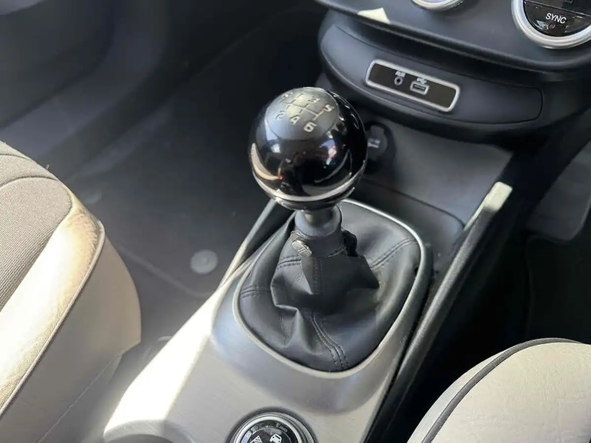 2016-fiat-500x-16multijet-lounge-big-27