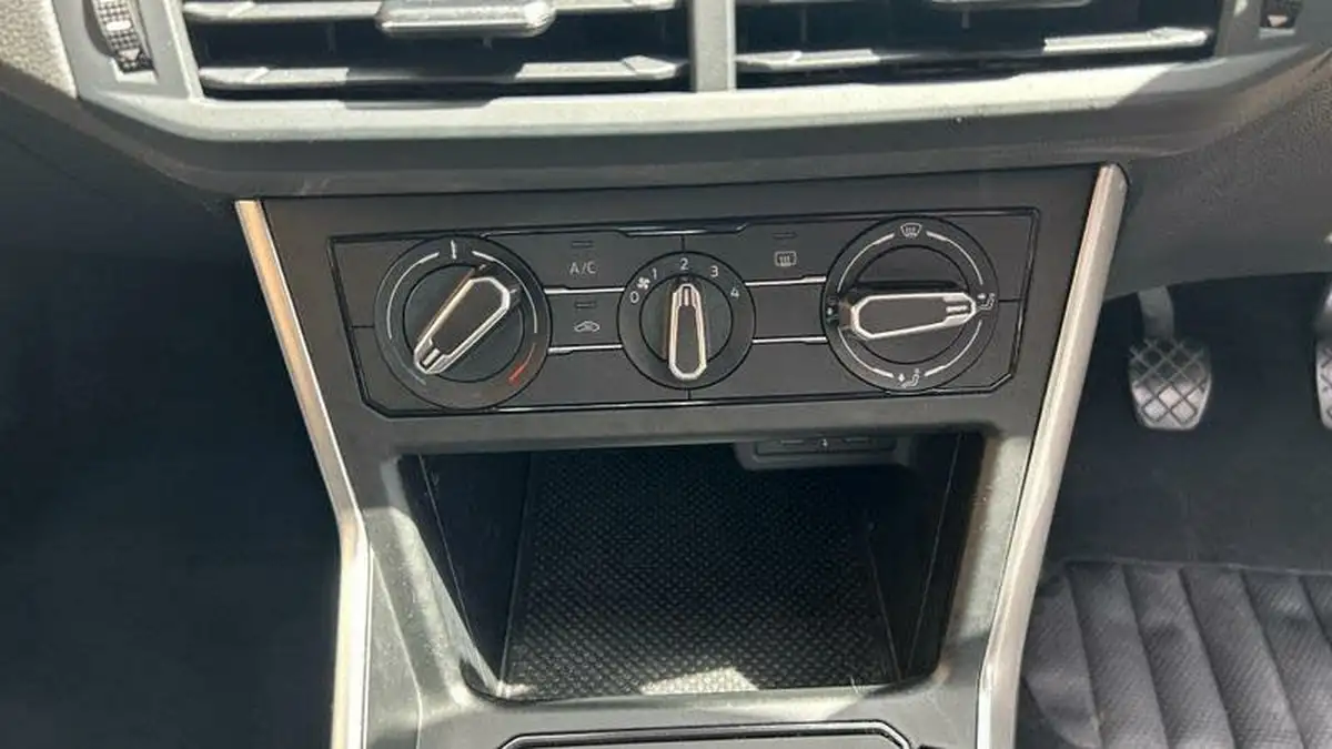 2022-volkswagen-polo-10-tsi-life-big-30