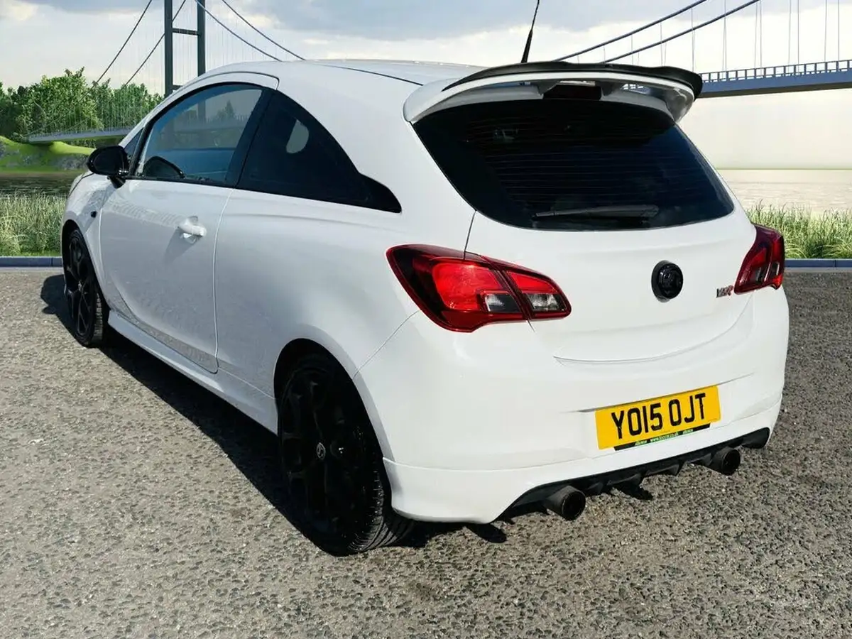 2015-vauxhall-corsa-16i-vxr-big-4