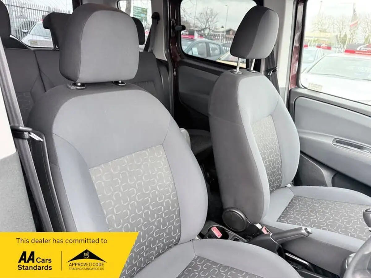 2011-fiat-doblo-14-dynamic-95bhp-big-14