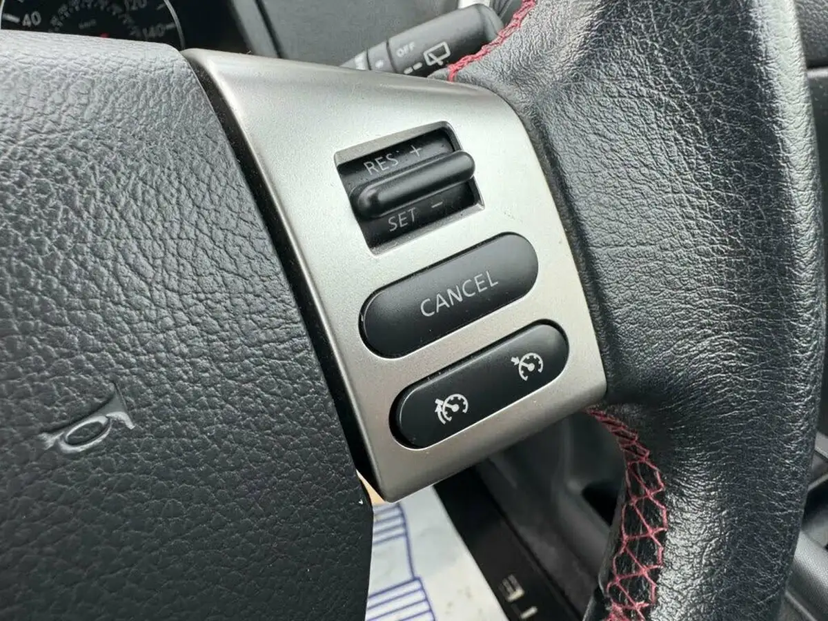 2011-nissan-note-14-n-tec-big-27
