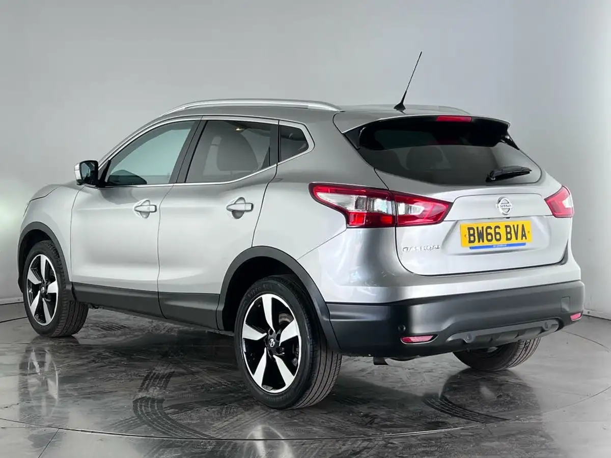 2016-nissan-qashqai-12-dig-t-n-vision-18in-big-1