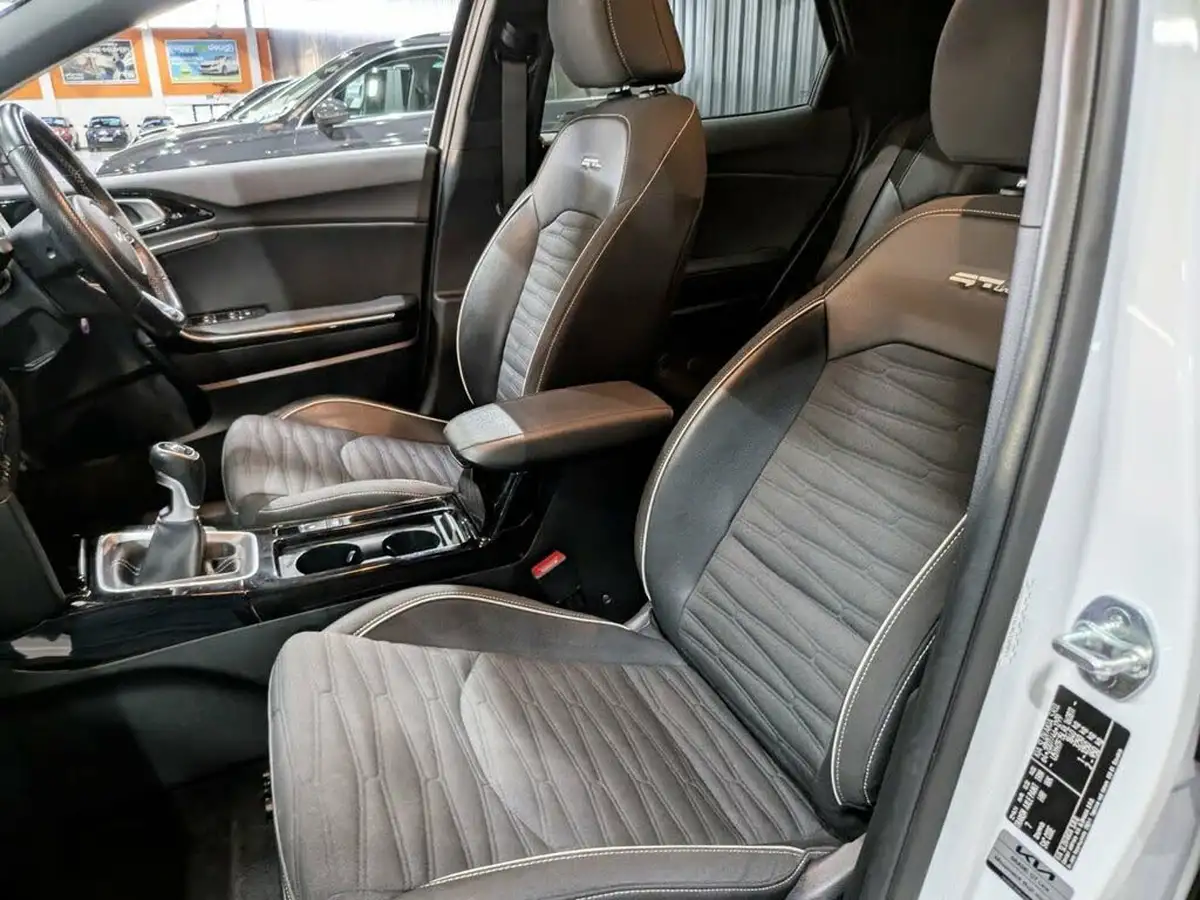 2023-kia-xceed-15-t-gdi-gt-line-158bhp-big-13