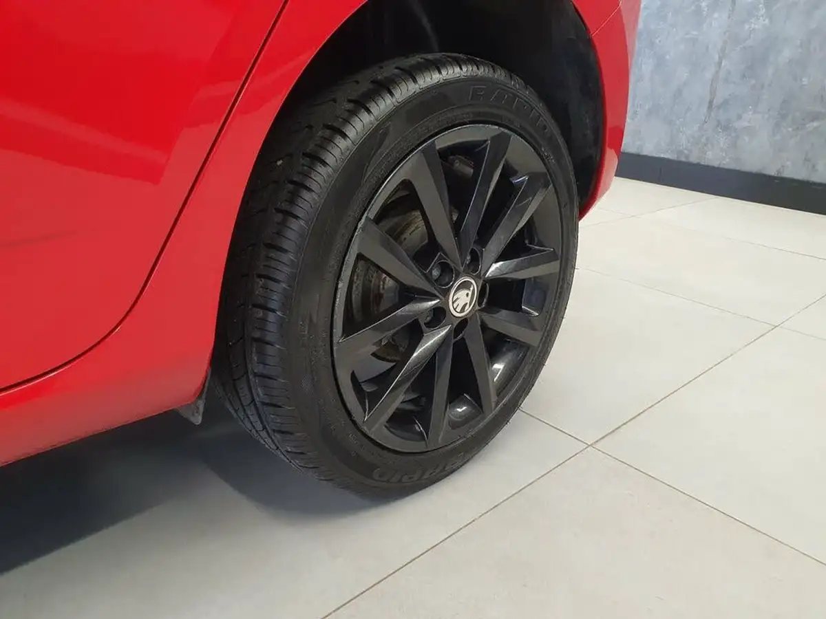 2019-skoda-fabia-10-tsi-colour-edition-big-13