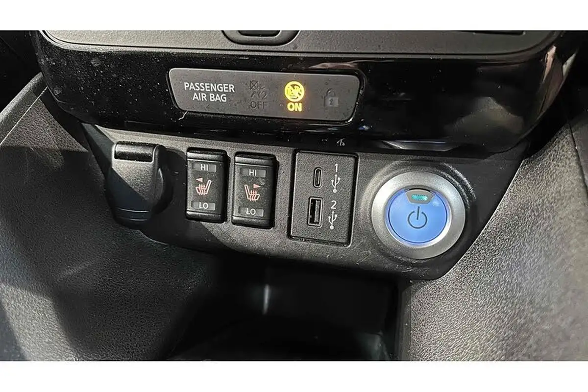 2024-nissan-leaf-e-tekna-39kwh-big-36