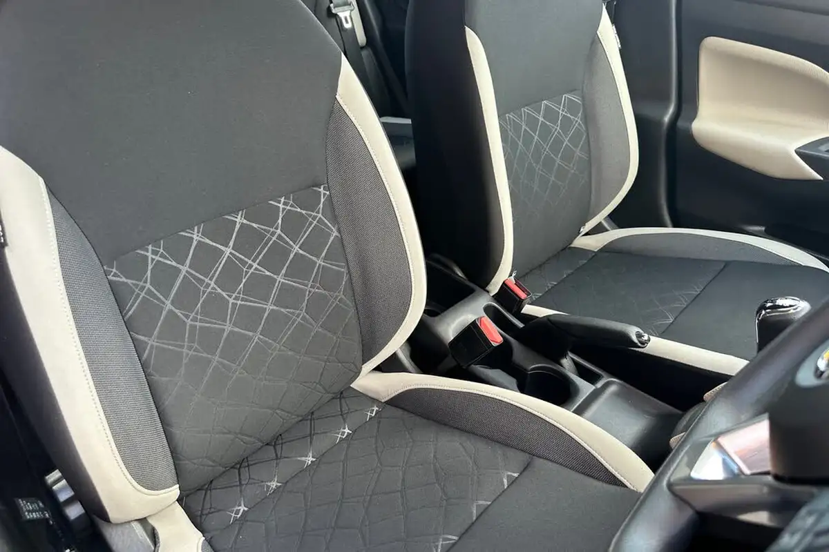 2018-nissan-micra-10-acenta-limited-edition-big-28