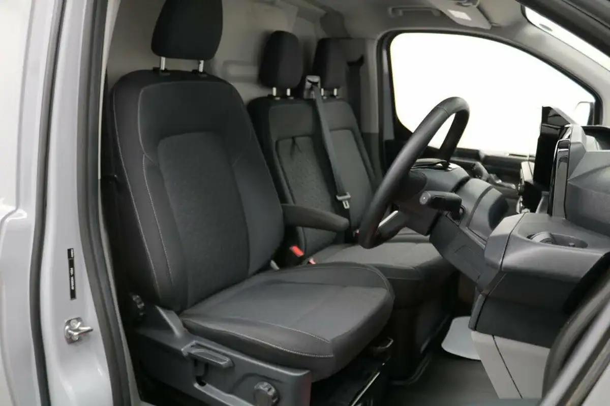 2023-ford-transit-custom-20tdci-320-l1h1-limited-136pseu6e-panel-van-1996cc-auto-big-24