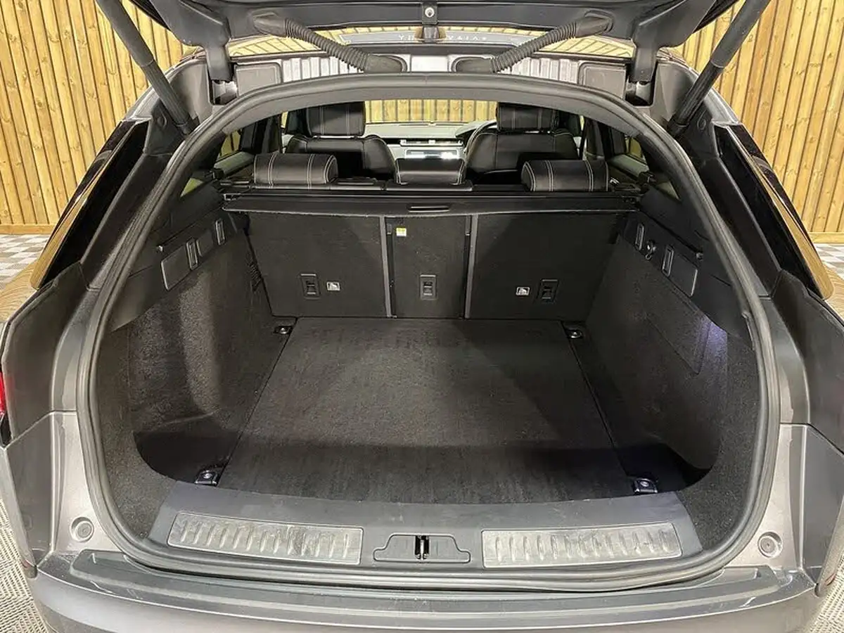 2019-land-rover-range-rover-velar-20-d180-r-dynamic-s-big-17