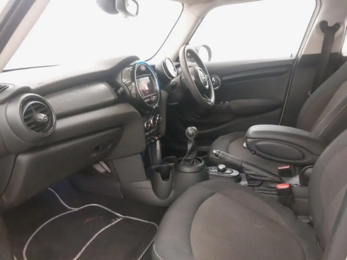 2019-mini-cooper-15-cooper-classic-hatchback-5d-big-4