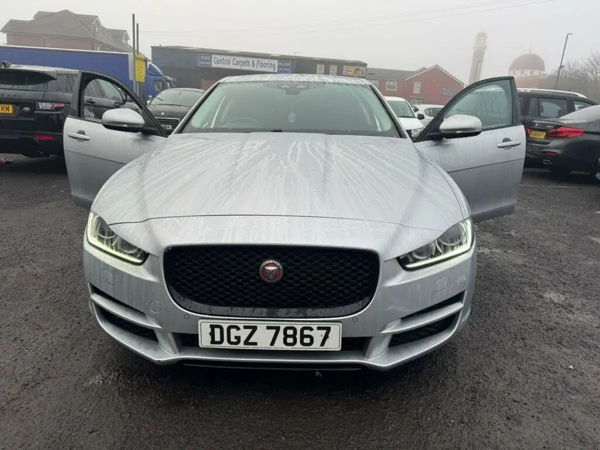 2016-jaguar-xe-20d-portfolio-180ps-auto-big-2