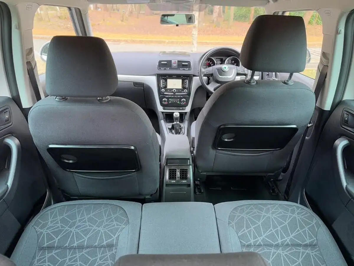 2013-skoda-yeti-20td-se-plus-140bhp-4x4-big-21