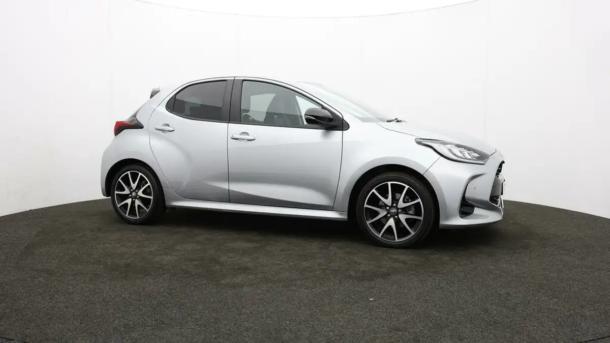 2022-toyota-yaris-15-vvt-i-dynamic-big-35
