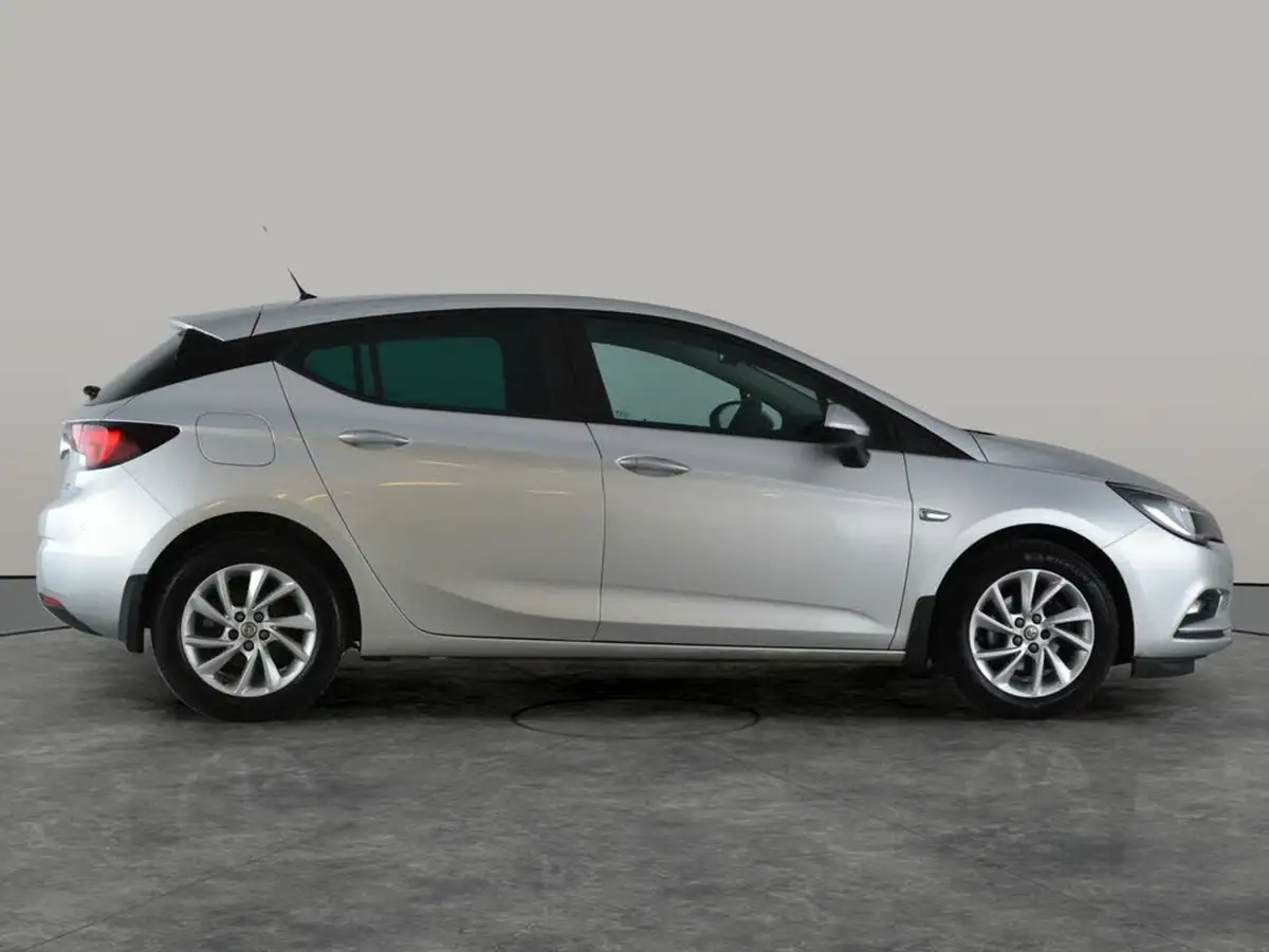 2019-vauxhall-astra-16cdti-design-110ps-ssecotec-hatchback-big-9