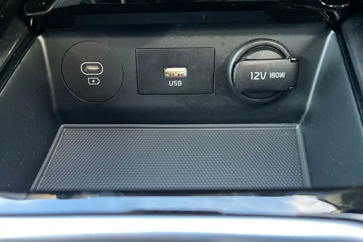 2024-kia-xceed-15-t-gdi-3-big-30
