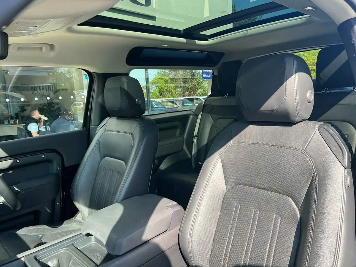 2021-land-rover-90-defender-30-d250-xs-edition-big-15