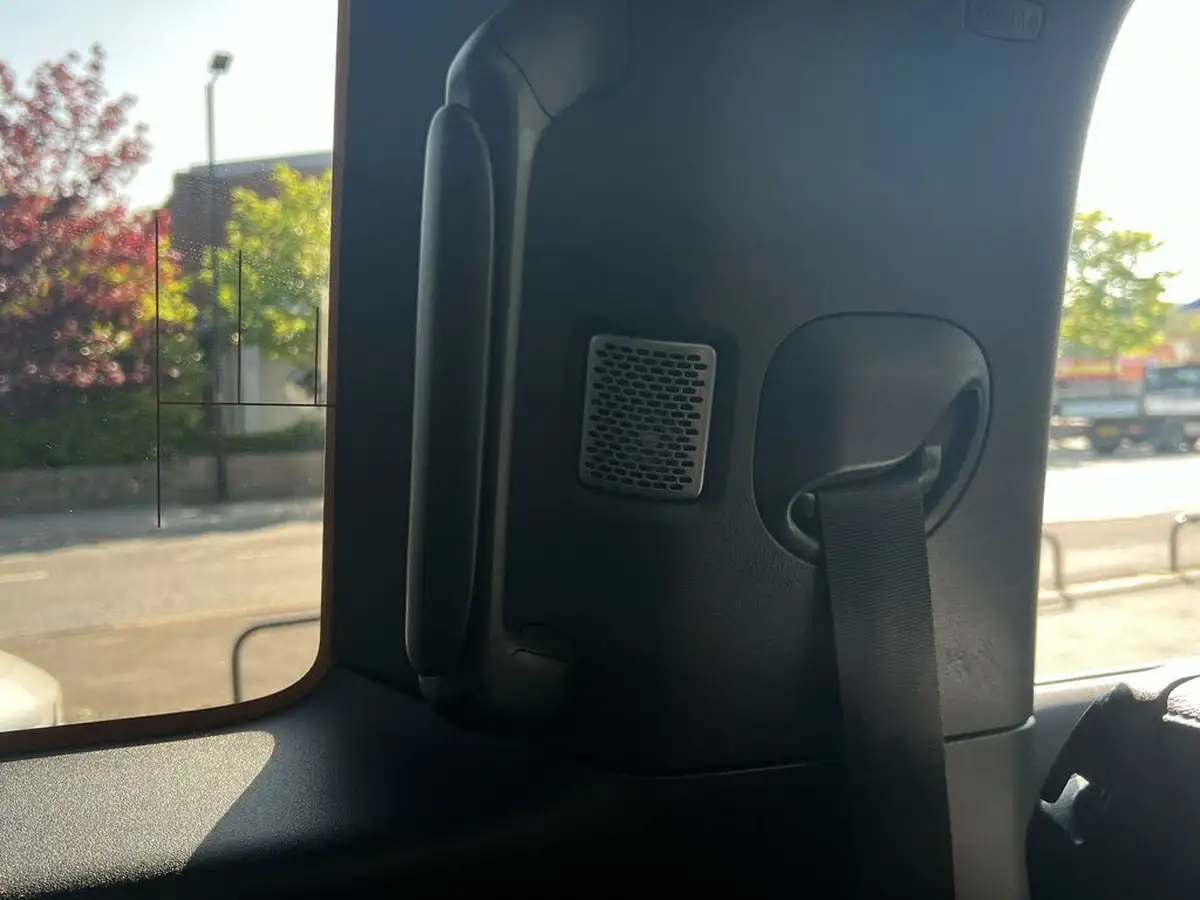 2021-land-rover-90-defender-30-d250-xs-edition-big-67