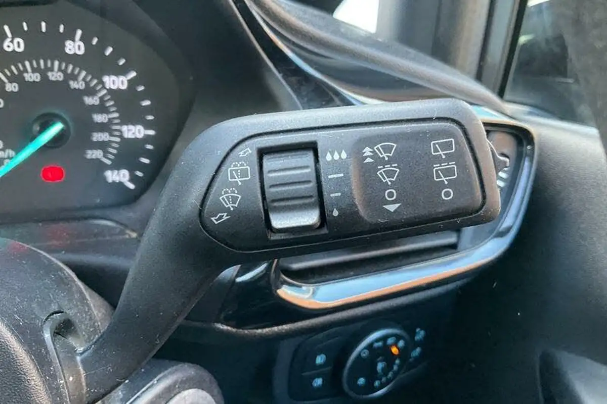 2020-ford-fiesta-10t-trend-95ps-5d-big-14