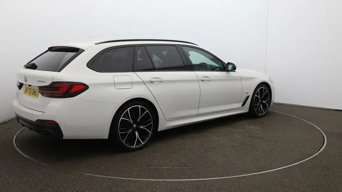 2020-bmw-5-series-big-45