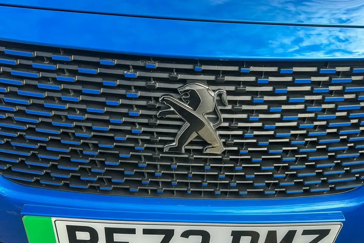 2021-peugeot-2008-suv-e-gt-big-22