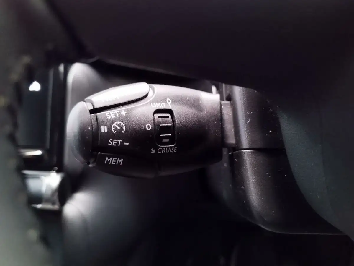 2019-citroen-c3-12-puretech-flair-82ps-ss-big-15