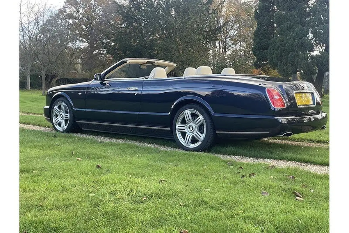 2006-bentley-azure-68-big-11