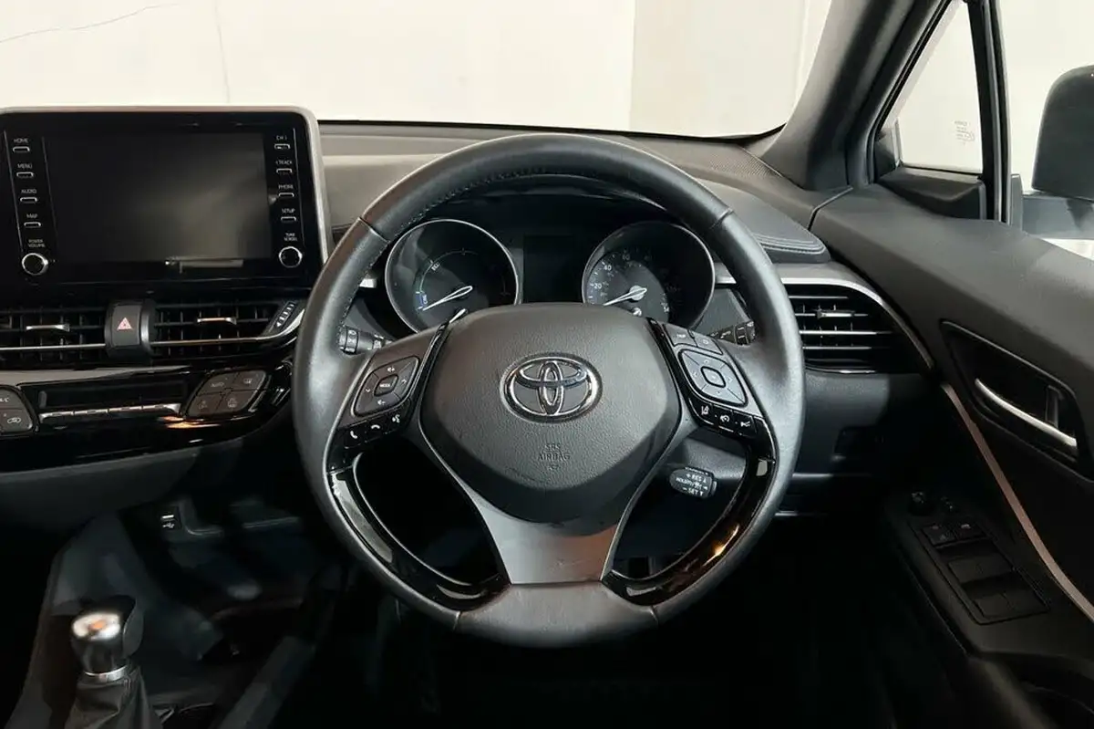 2020-toyota-c-hr-18-vvt-i-icon-parking-pack-big-11