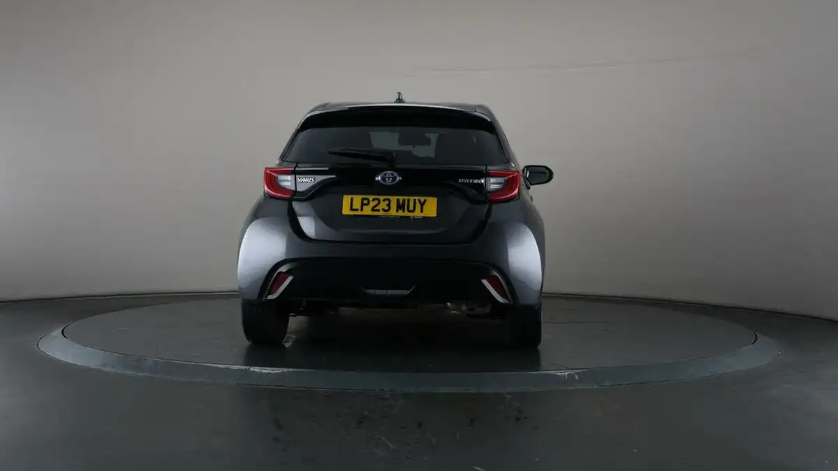 2023-toyota-yaris-15-vvt-i-design-big-5