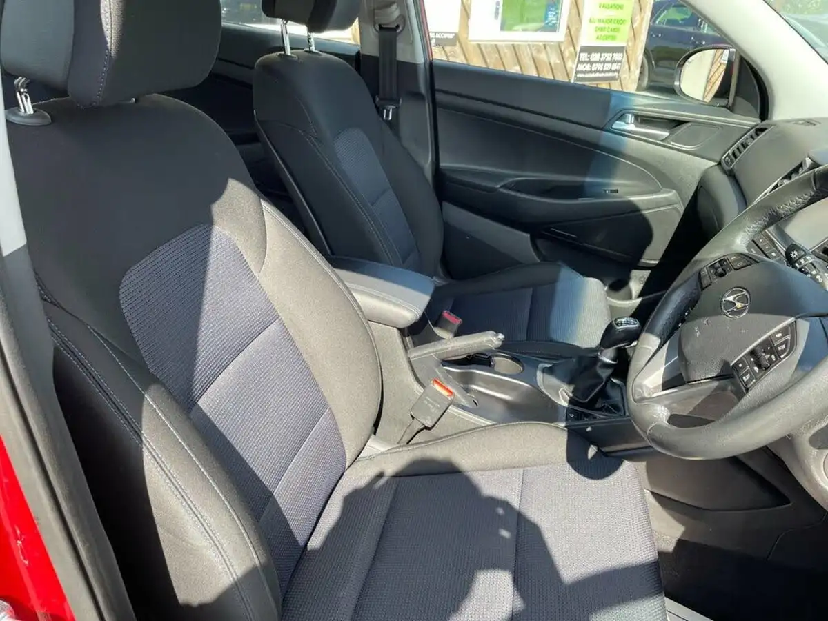 2017-hyundai-tucson-17crdi-blue-drive-se-nav-116ps-big-6