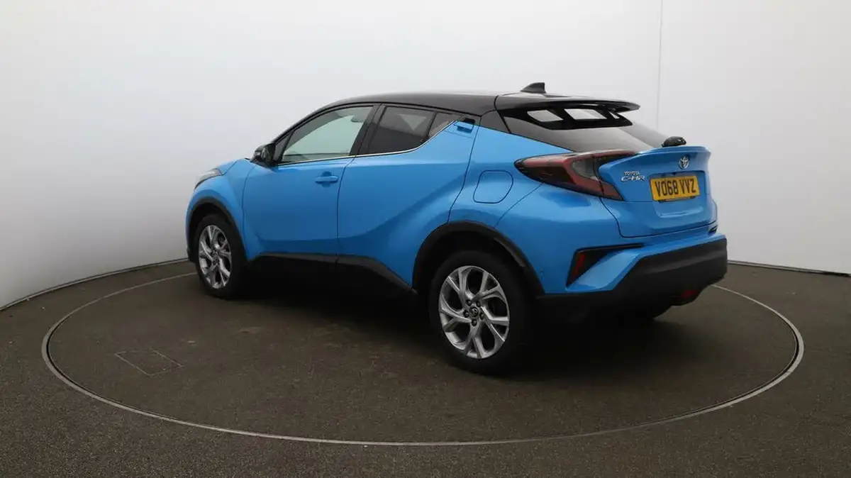 2018-toyota-c-hr-12-dynamic-big-55