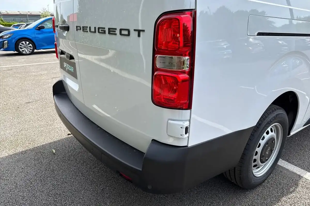 2024-peugeot-expert-15-bluehdi-professional-long-big-34