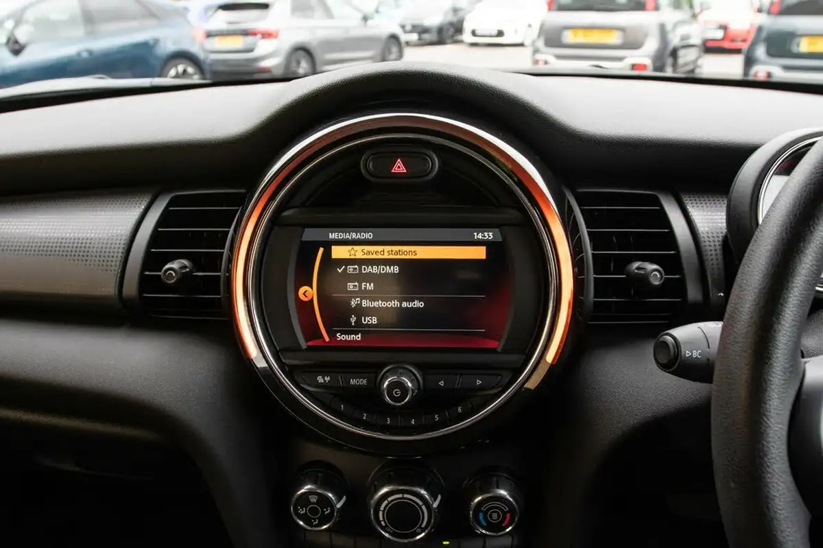 2020-mini-countryman-15-cooper-classic-auto-big-25