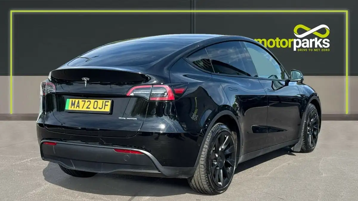 2022-tesla-model-y-e-long-range-big-2