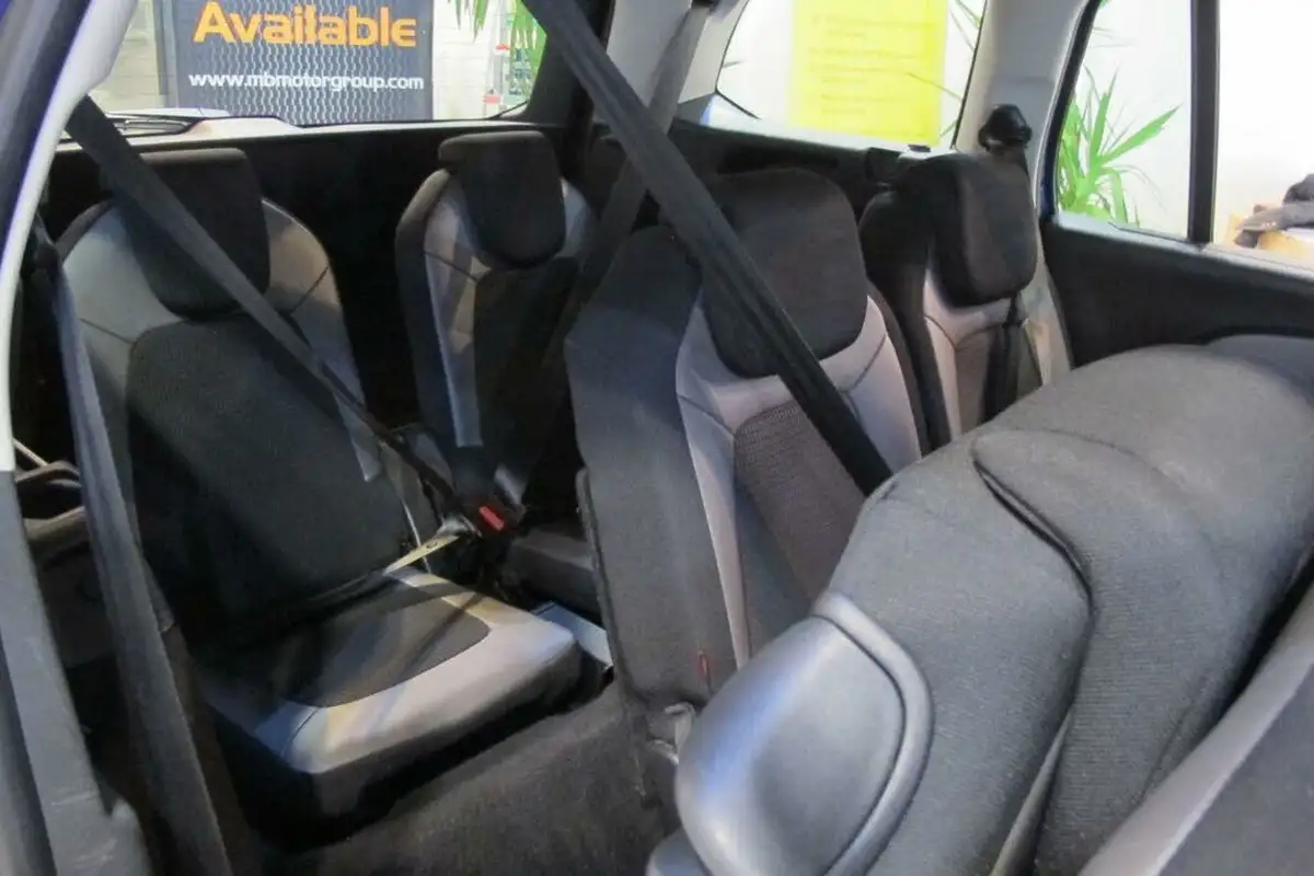 2018-citroen-grand-c4-picasso-16bluehdi-feel-big-35