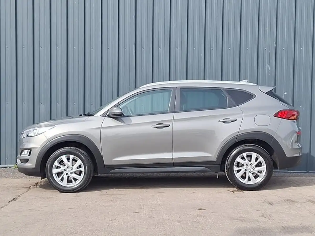 2019-hyundai-tucson-16-gdi-se-nav-big-3
