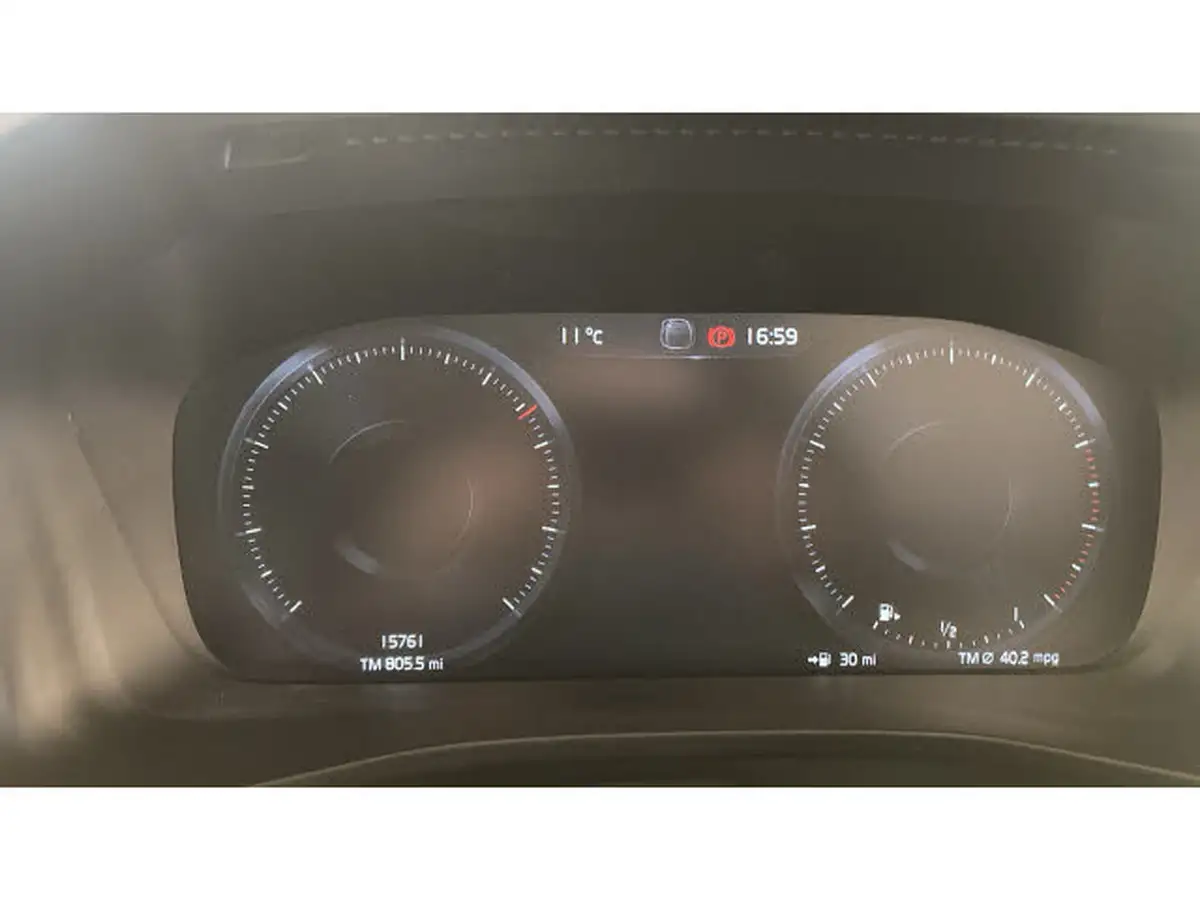 2021-volvo-xc40-15-t3-inscription-pro-161bhp-auto-big-17