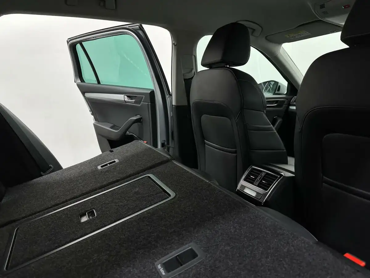 2020-skoda-superb-20tdi-se-technology-150ps-estate-dsg-big-46