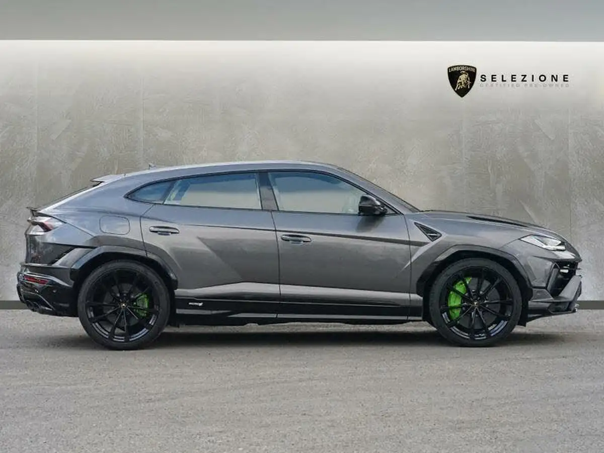 2023-lamborghini-urus-40-no-trim-big-2