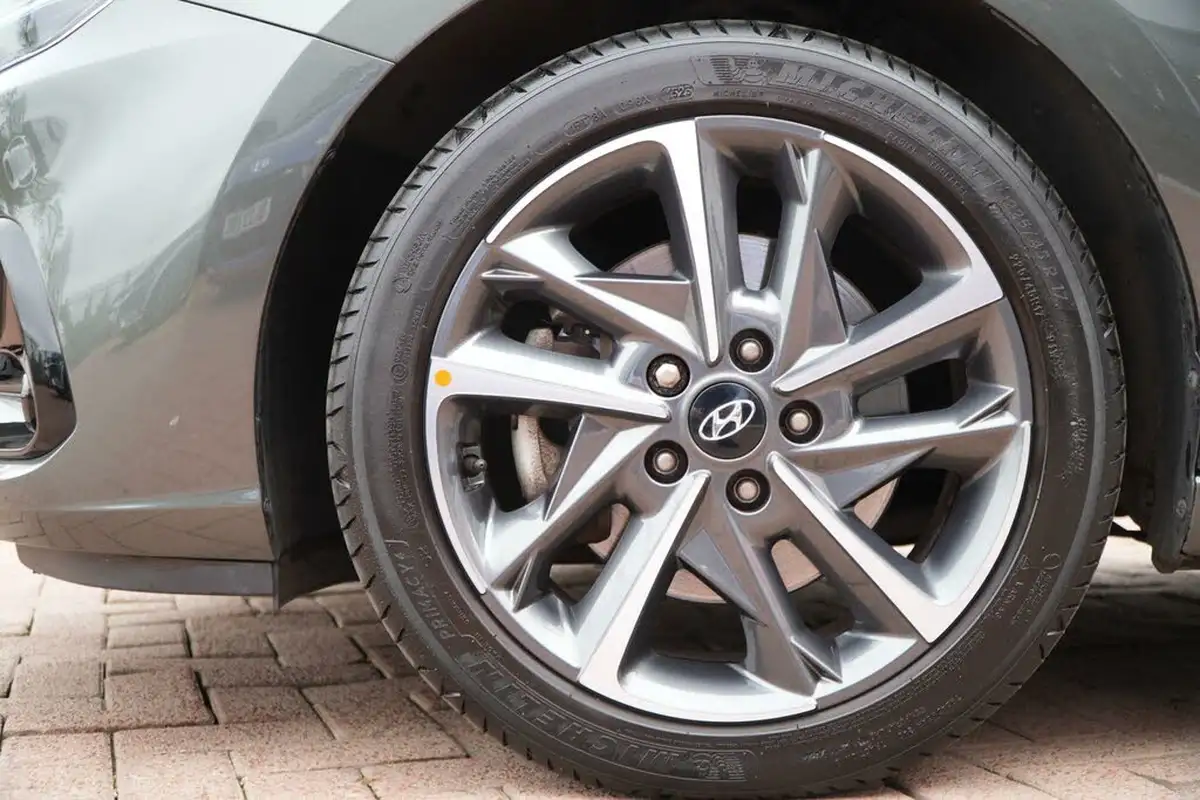 2023-hyundai-i30-10-t-gdi-premium-hatchback-big-36