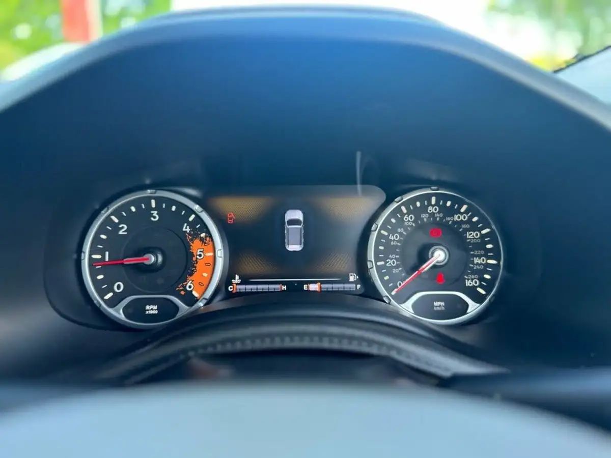 2016-jeep-renegade-16-multijet-ii-limited-ss-big-28