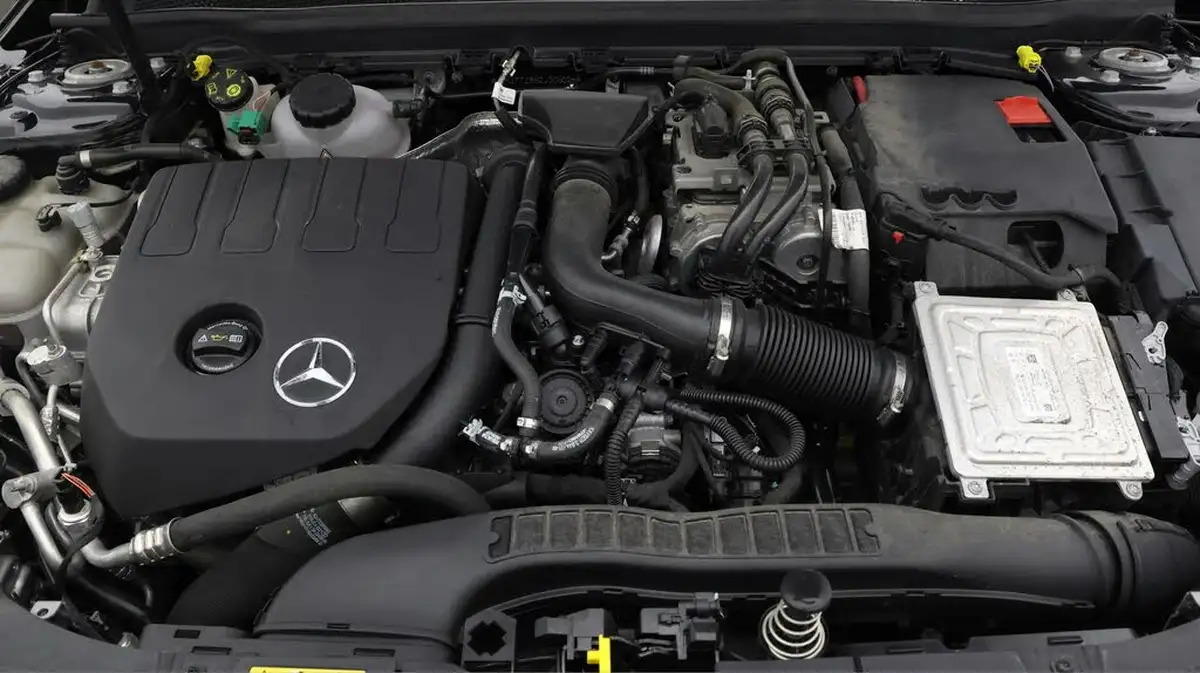 2021-mercedes-benz-a-class-13-a250e-amg-line-executive-saloon-4d-big-18