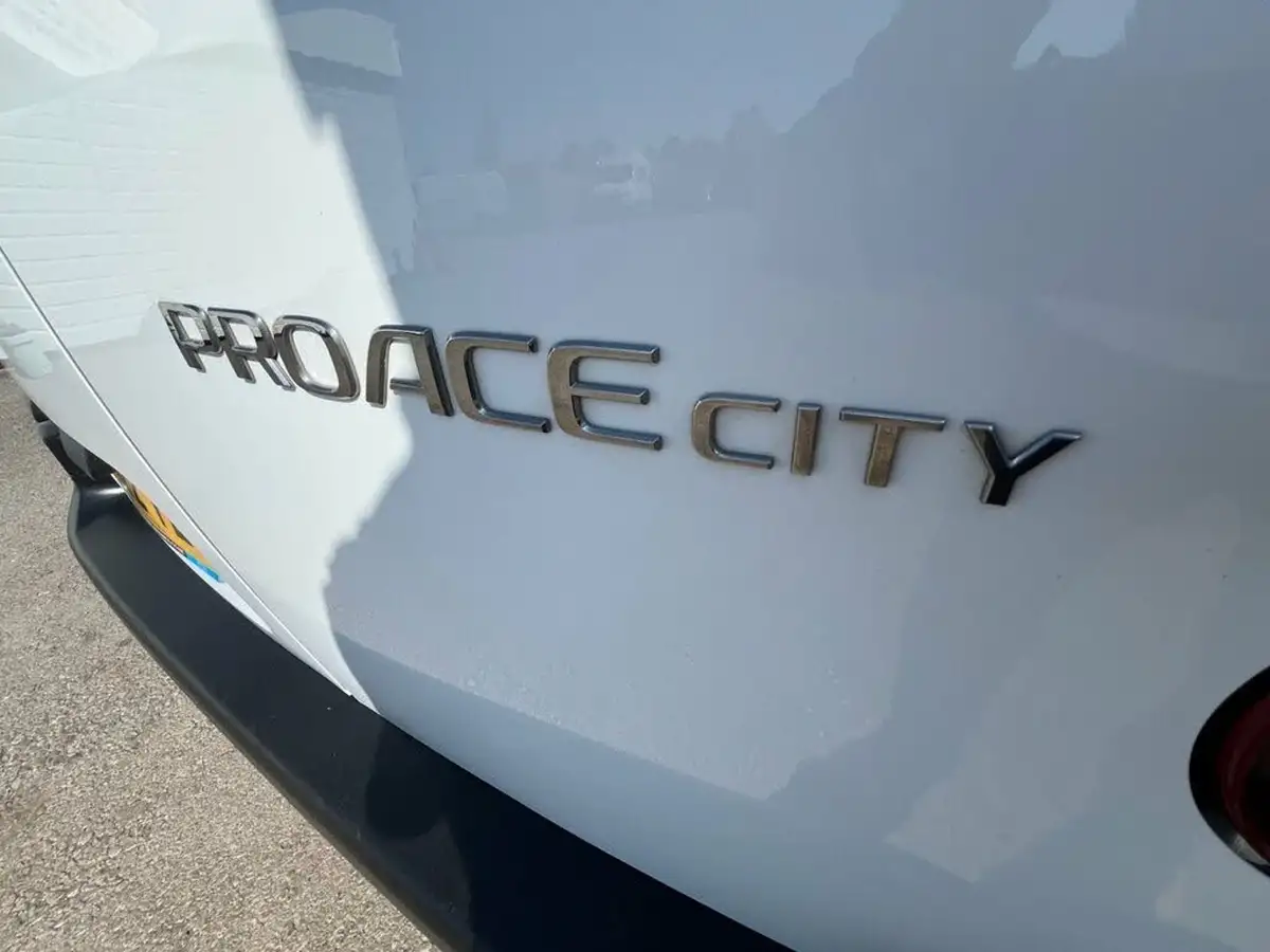 2022-toyota-proace-city-15d-active-big-27