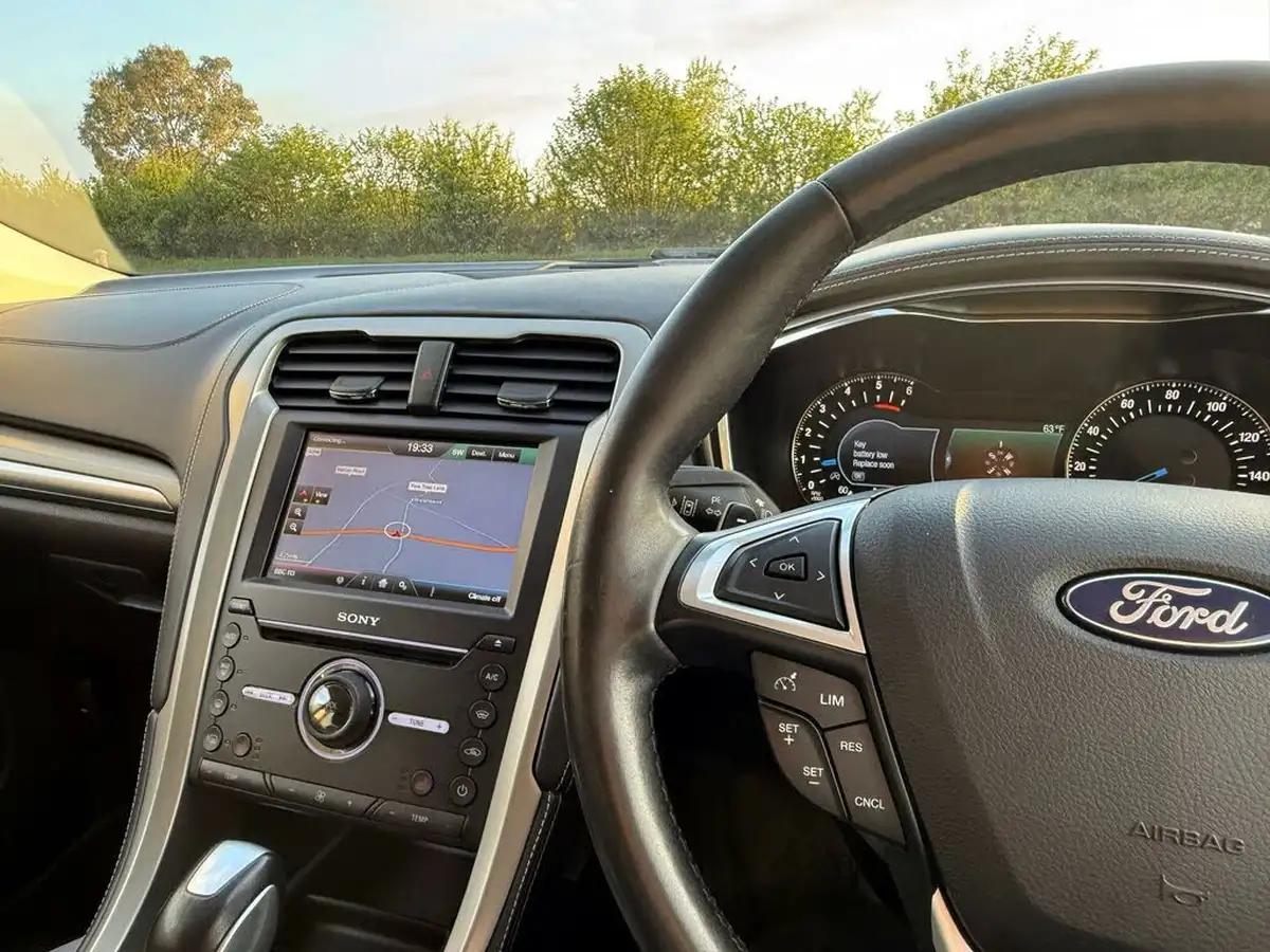 2016-ford-mondeo-20tdci-vignale-210ps-estate-5d-powershift-big-13